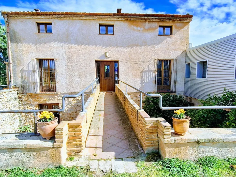 Erhvervsejendom i Benissanet, Tarragona - foto 1